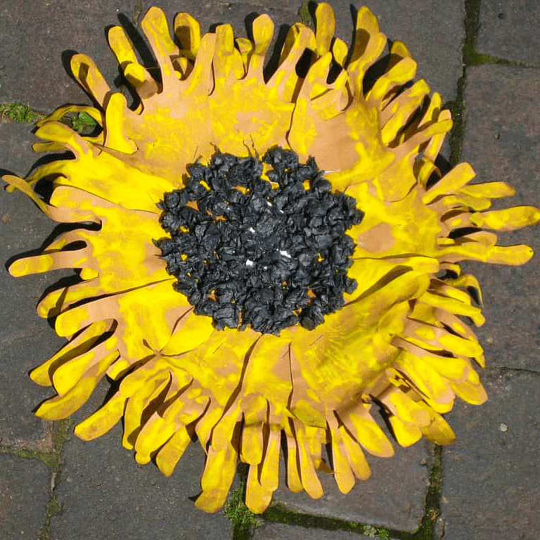 handprint sunflower craft sq