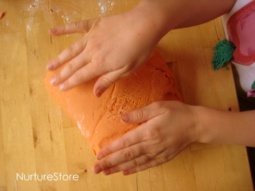 strawberry jello play dough recipe