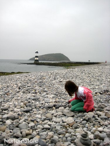 natural materials loose parts free play