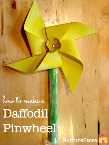Such a pretty daffodil craft :: make a flower pinwheel