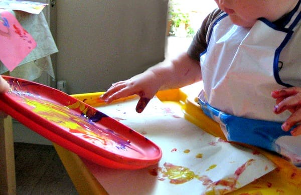 Finger painting flower craft for toddlers - NurtureStore