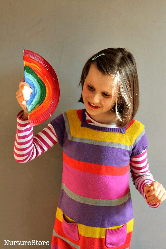 paper plate musical instrument craft :: easy noise maker