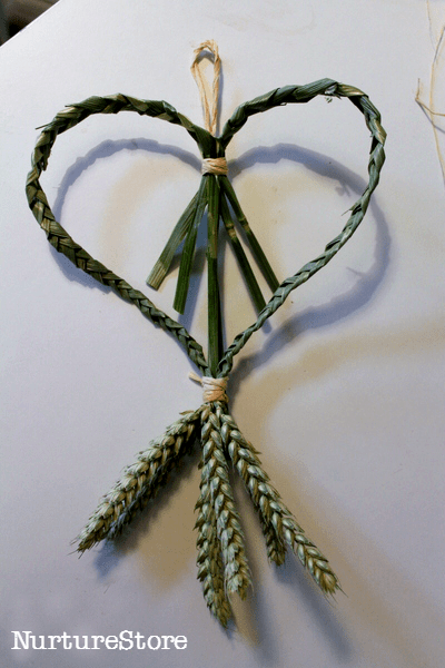 Harvest Heart How to make a corn dolly craft for a harvest celebration 