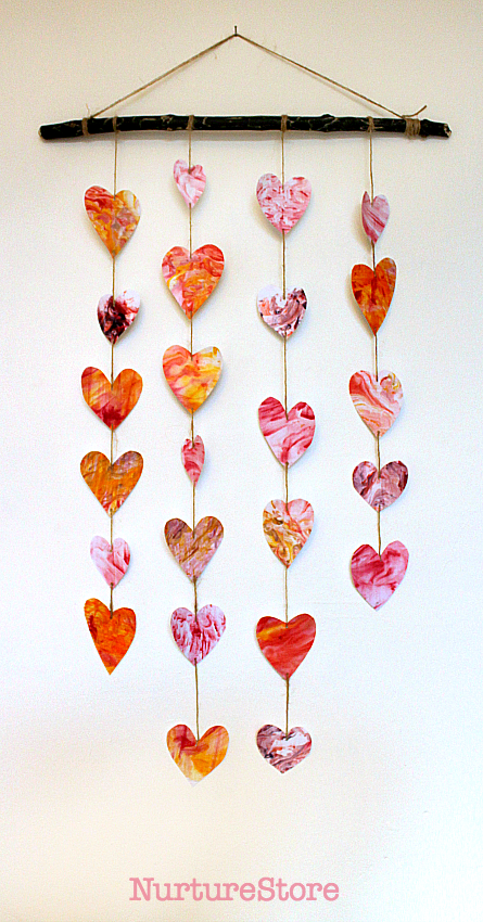 Easy valentine heart mobile 