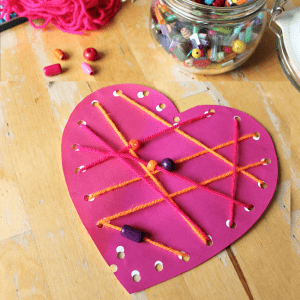 Printable lacing cards - easy heart craft for Valentine's Day ...