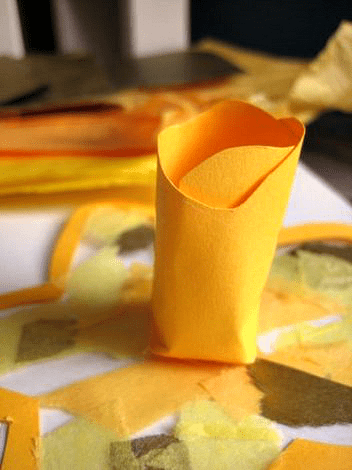 how to make a paper daffodil