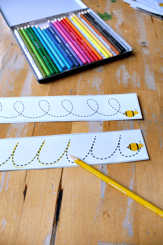 letter shapes tracing card printable bee