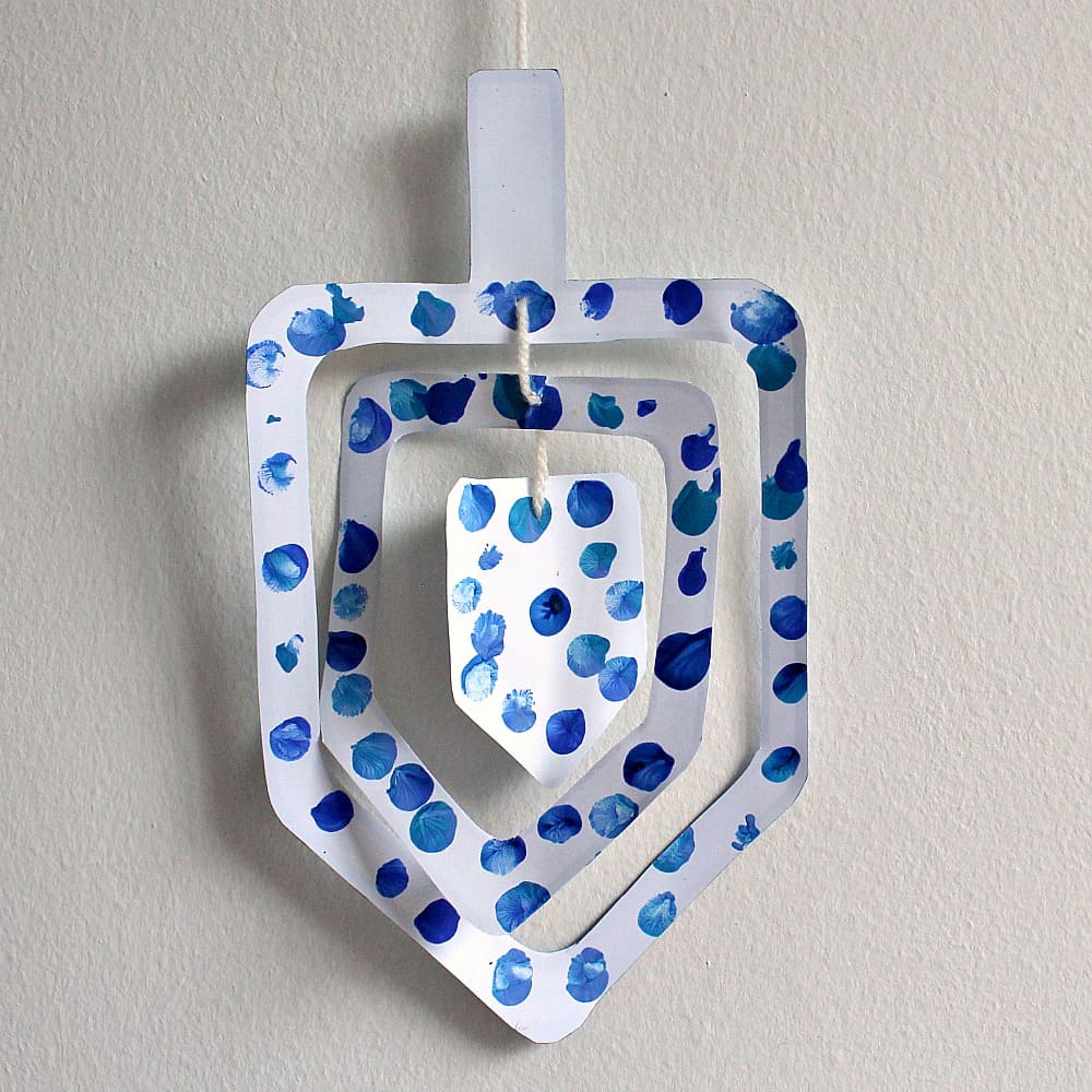 Easy dreidel craft for preschool and toddlers with printable template