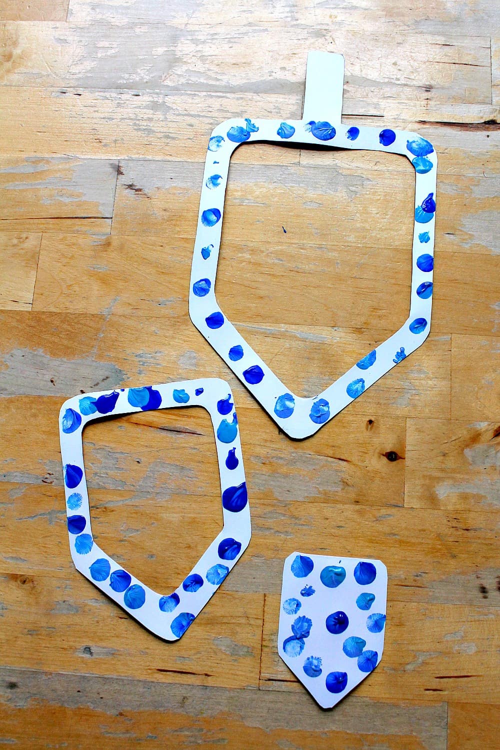 Easy dreidel craft for preschool and toddlers with printable template