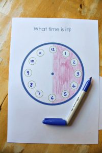 Easy telling the time lesson with clock free printable - NurtureStore