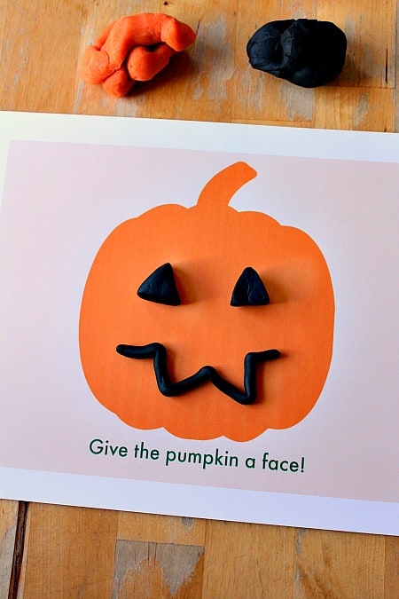 Build a Jack O'Lantern Play- Doh Mat