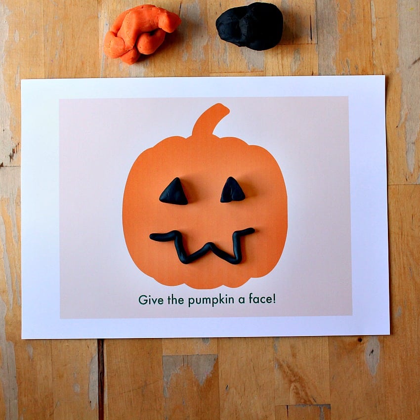 Build a Jack O'Lantern Play- Doh Mat