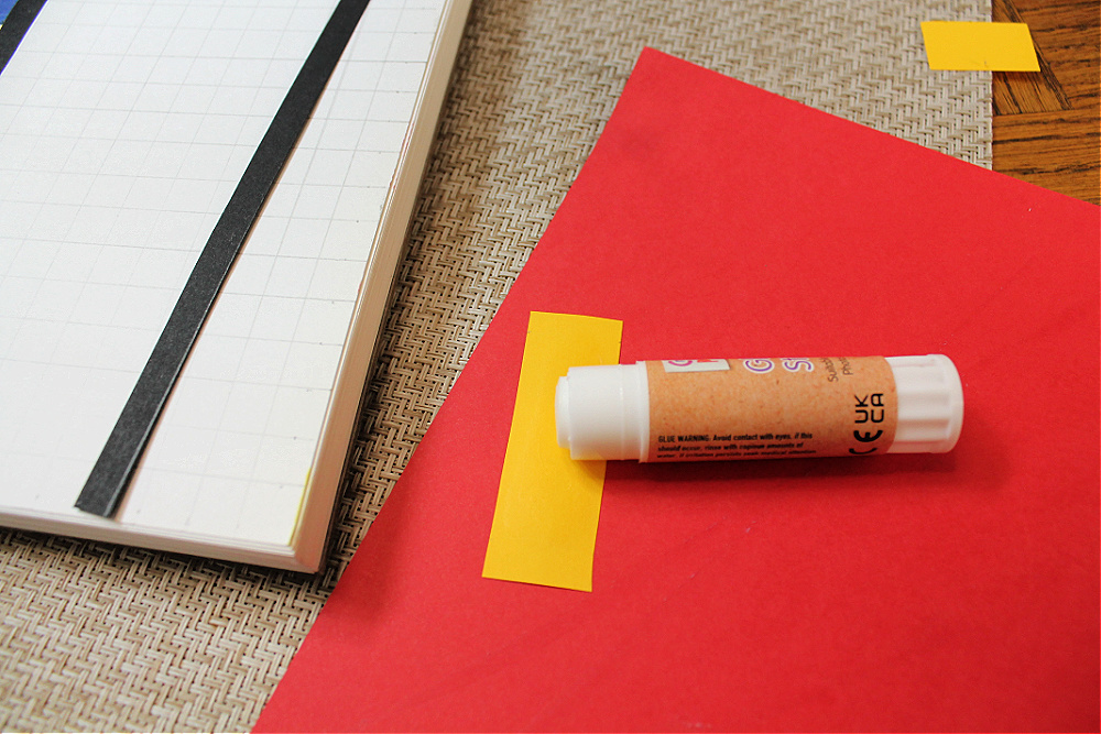 easy art lesson using colored paper and glue